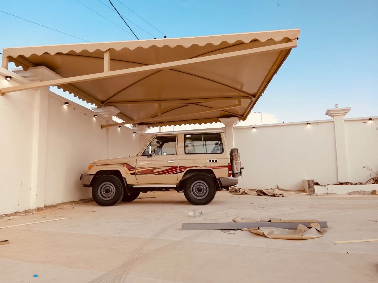 حداد مظلات سواتر سندويتش بنل