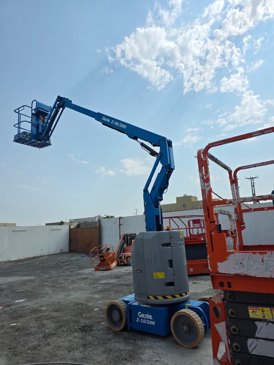 Sealift and Manlift available for monthly, yearly,