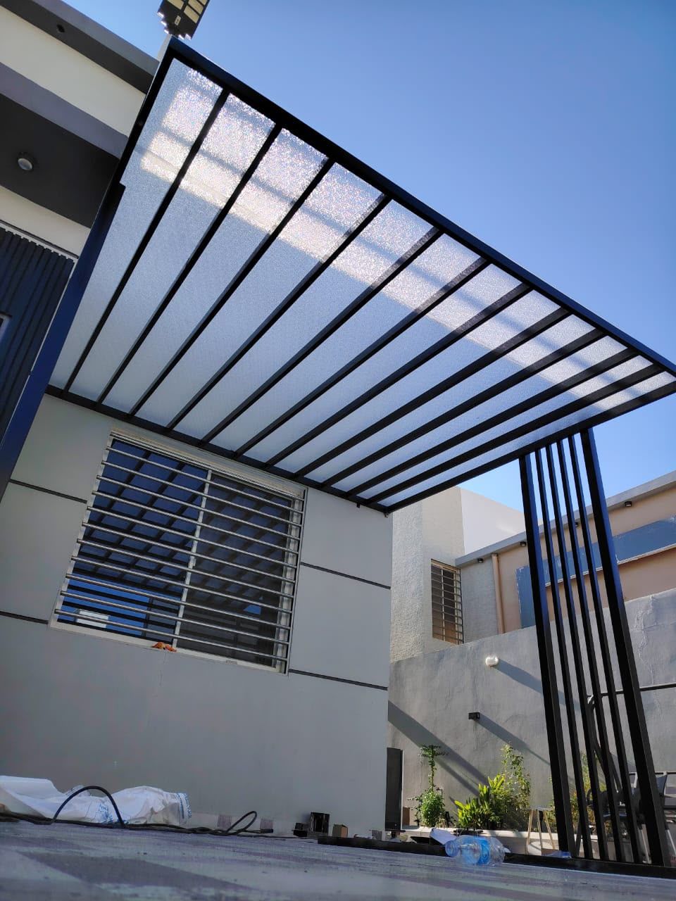 حداد مظلات سواتر سندويتش بنل