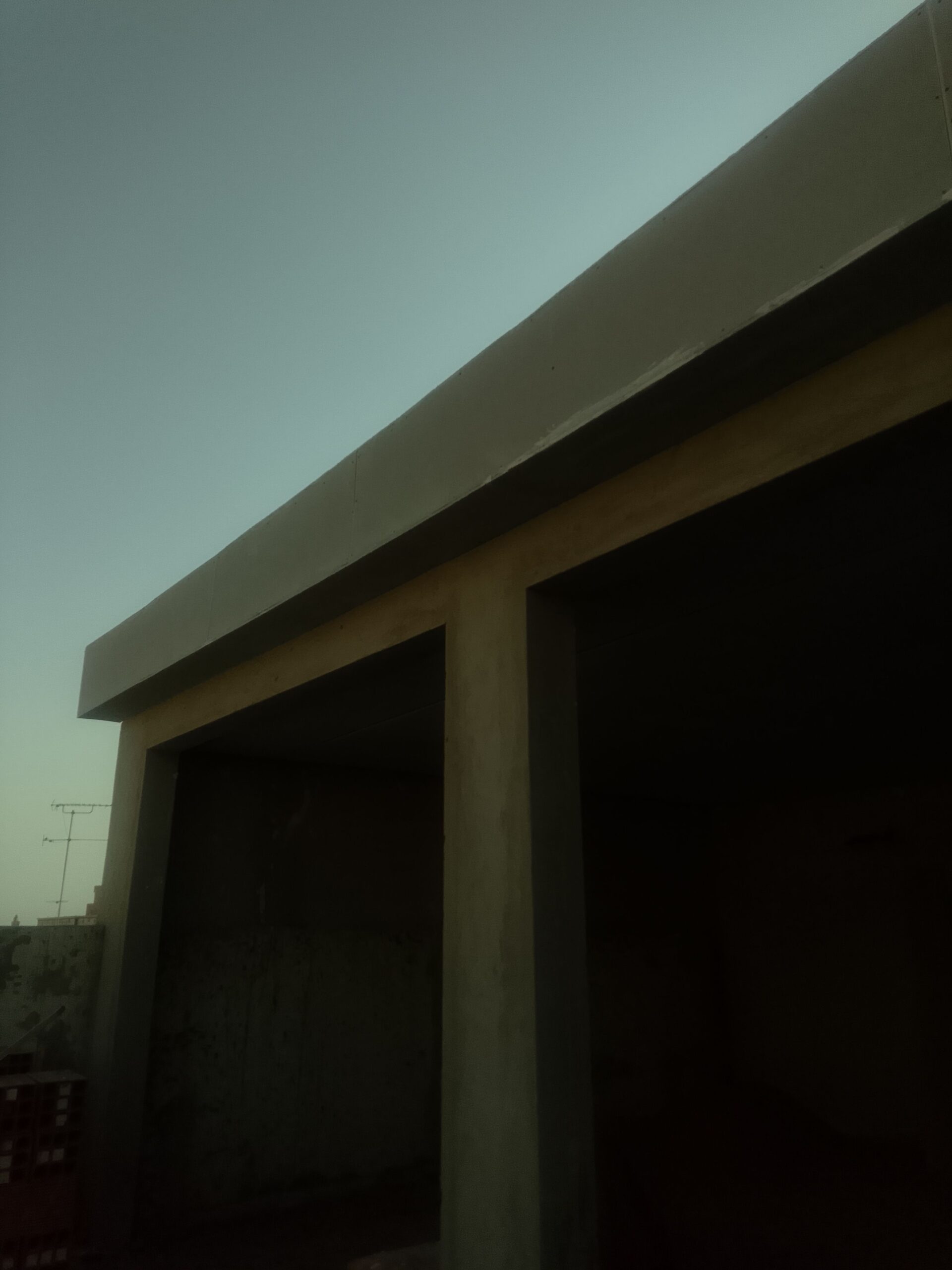 مظلات سواتر وسندويش بنل ترميم وتشظيب جده