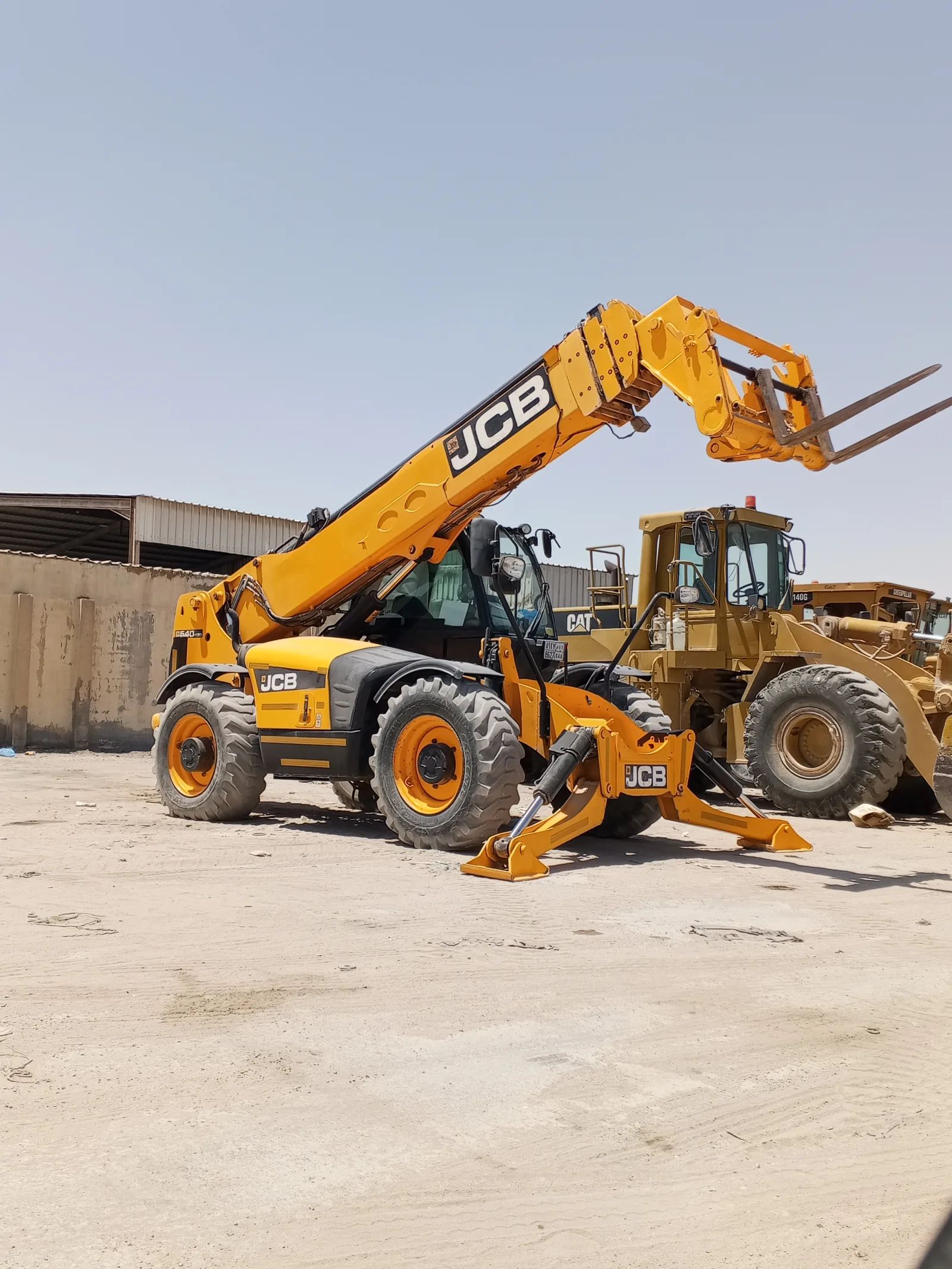 جي سي بي تليهندر للإيجار الدمام الرياض جدة