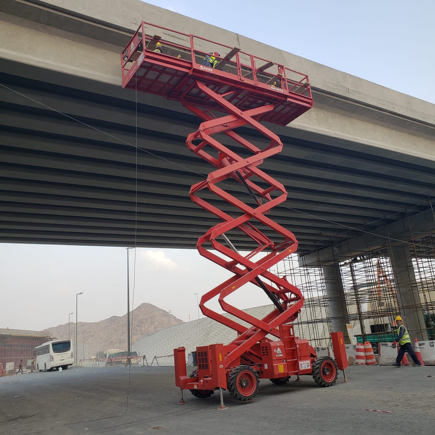سيزرلفت ومانلفت للايجار شهري سنوي أسبوعي يومي