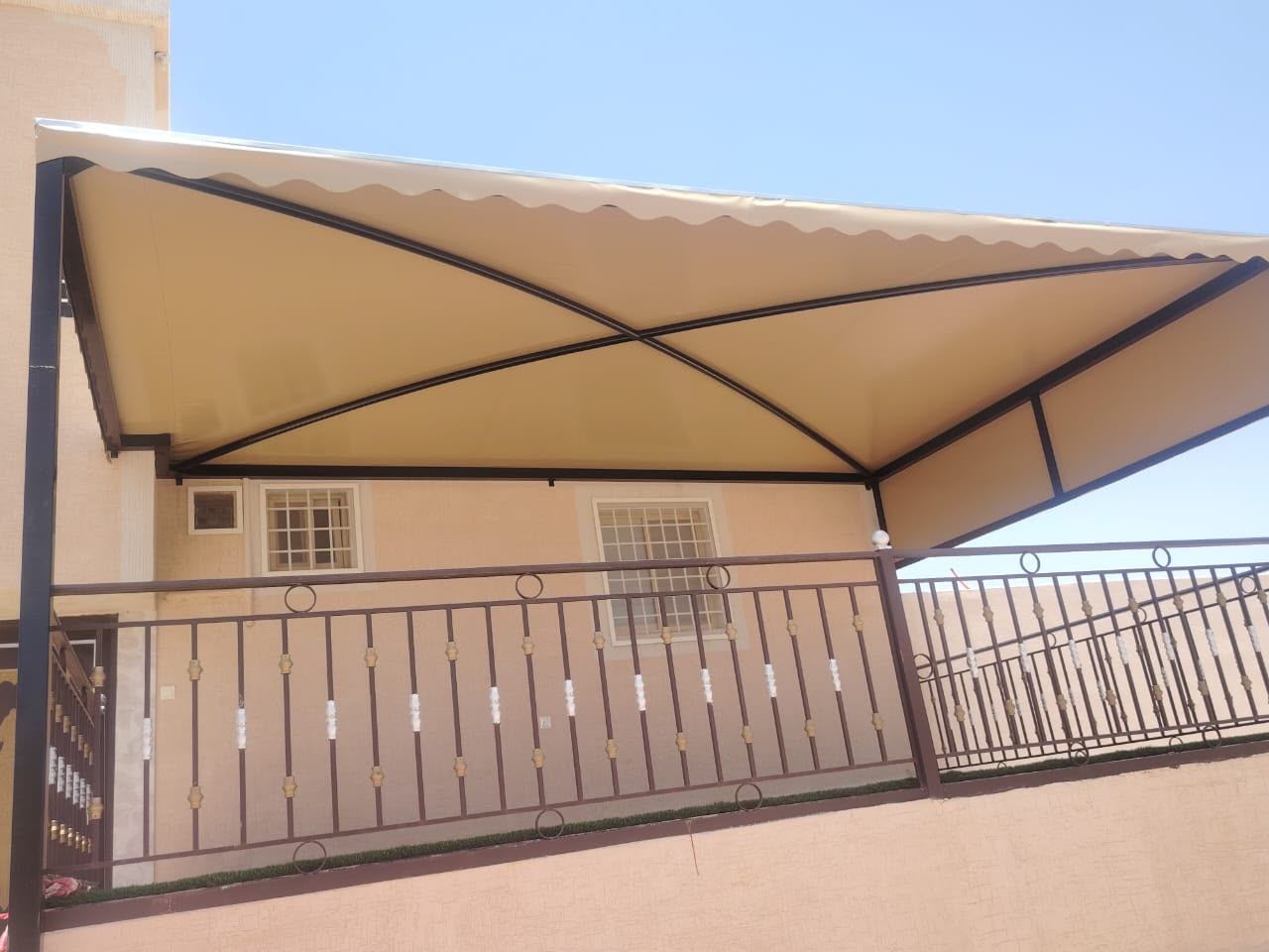 حداد مظلات سواتر سندويتش بنل