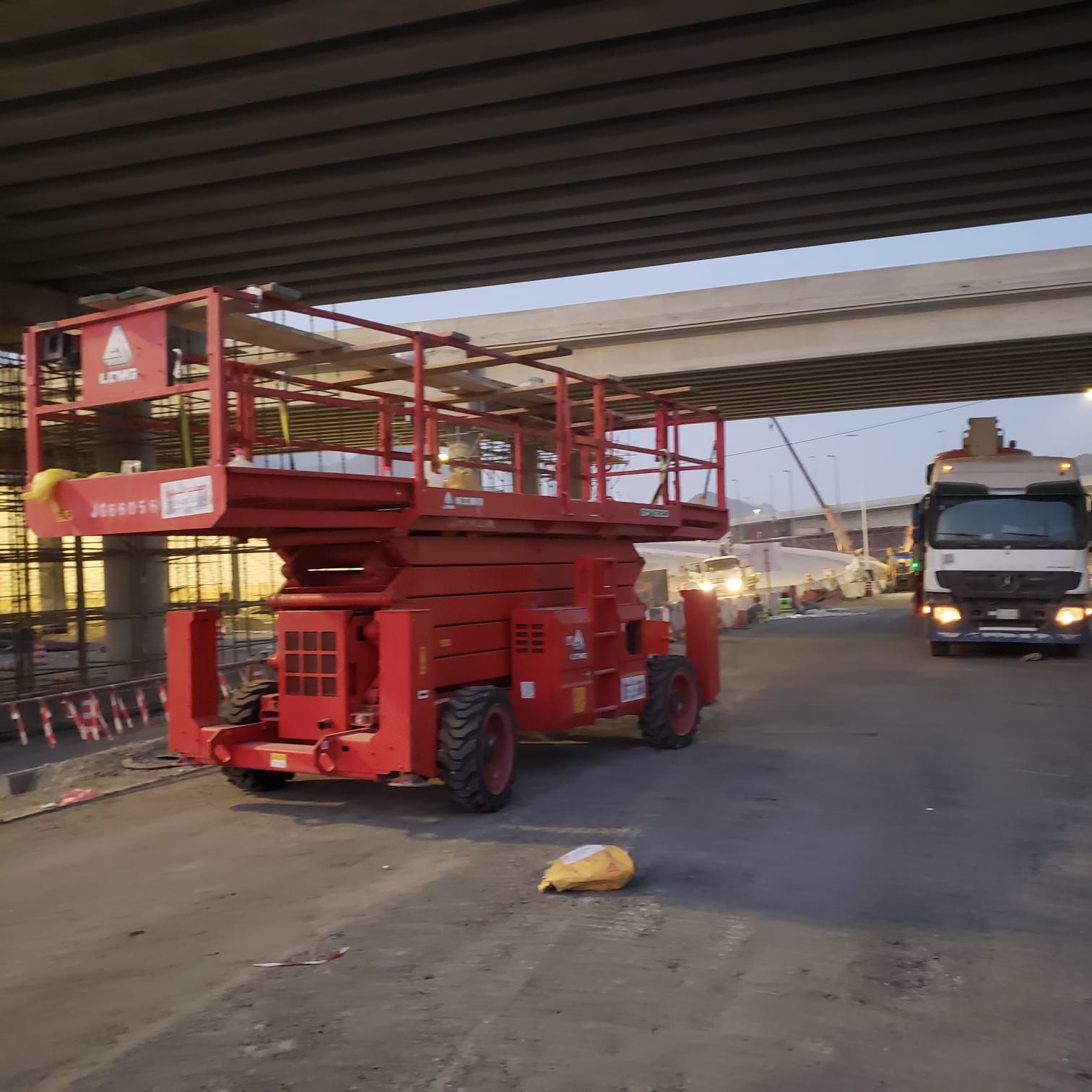 Sealift and Manlift available for monthly, yearly,