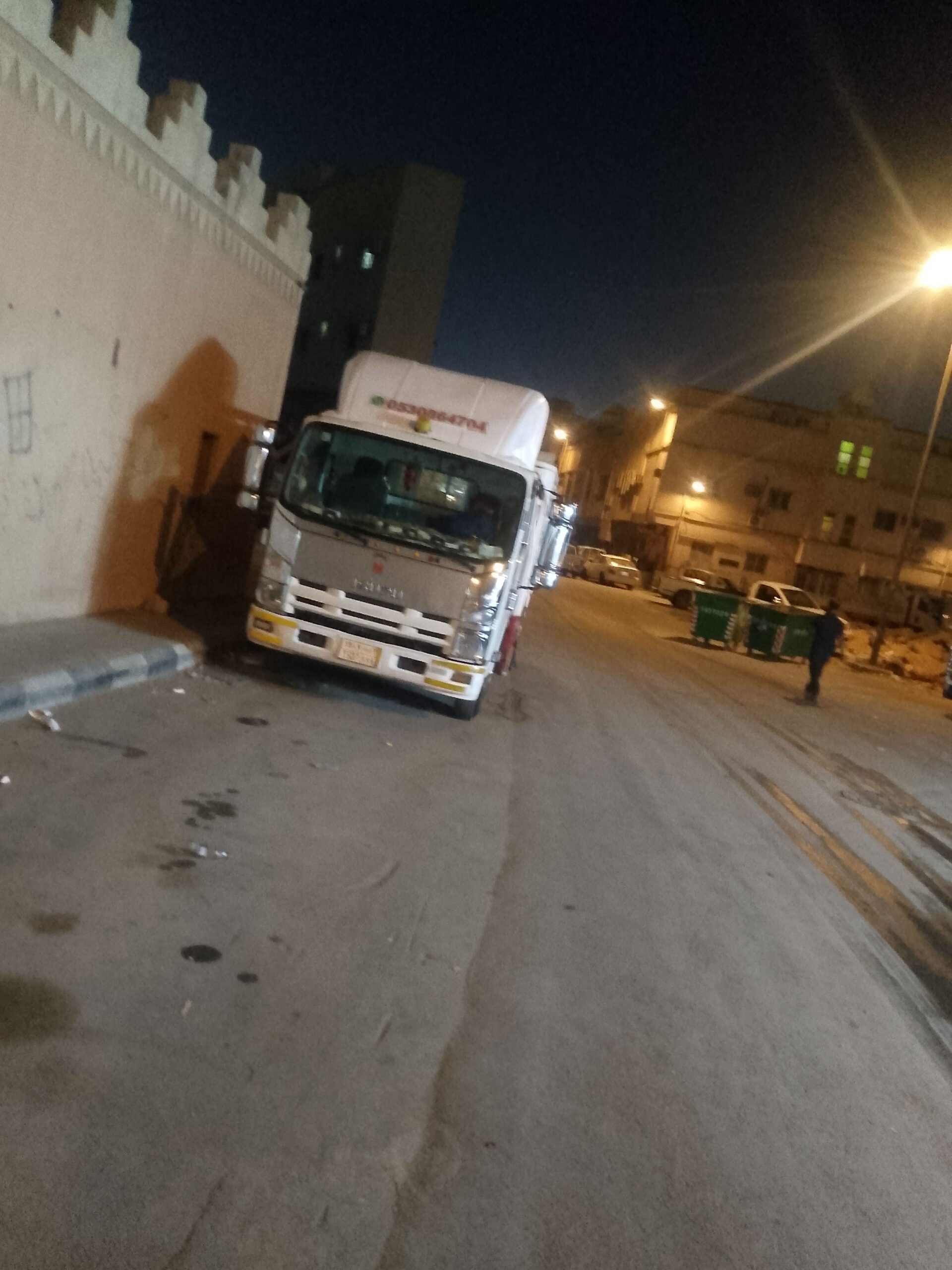 دينا طش الاثاث القديم بالرياض 0537219488
