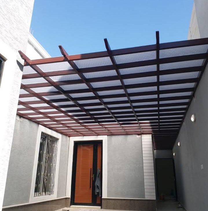 مظلات وسواتر وأبواب