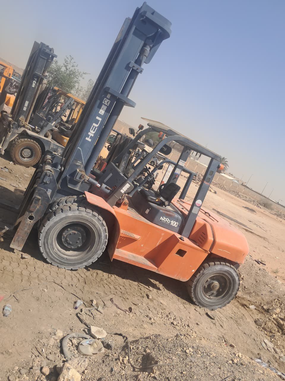 فوركلفت رافعات شوكيه للايجار شهري ويومي جميع انواع