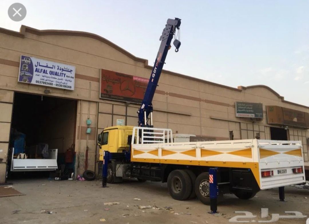 🚛 مسطحة للإيجار في السعودية – نقل المعدات الثقيلة