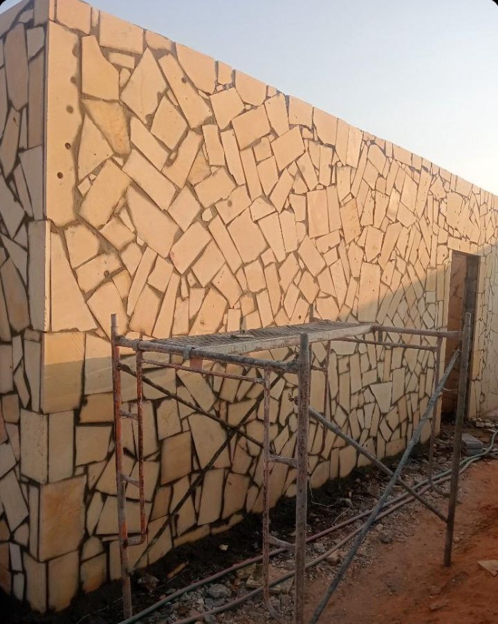 مقاول حجر