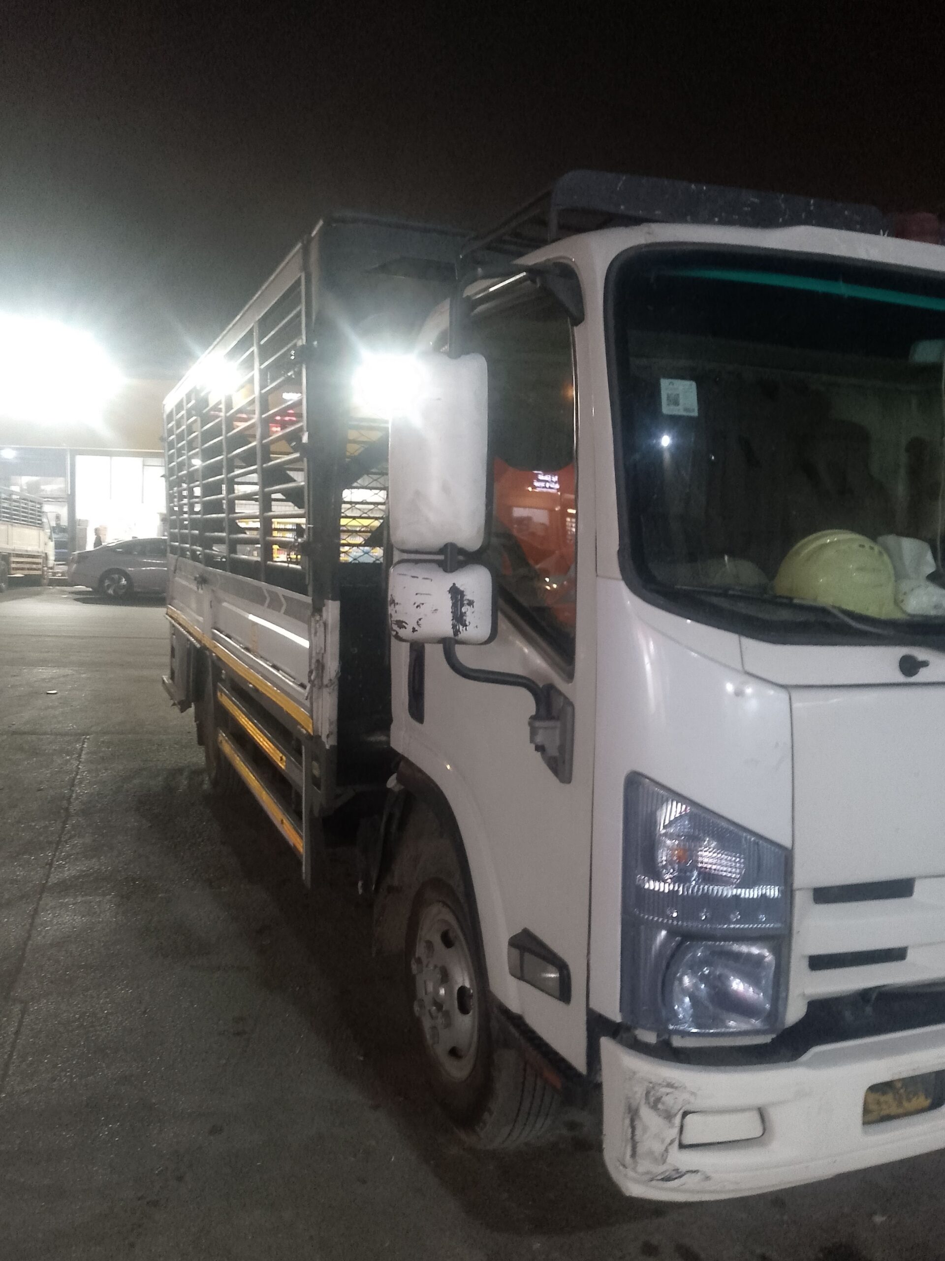 دينا طش الاثاث القديم بالرياض 0537486934