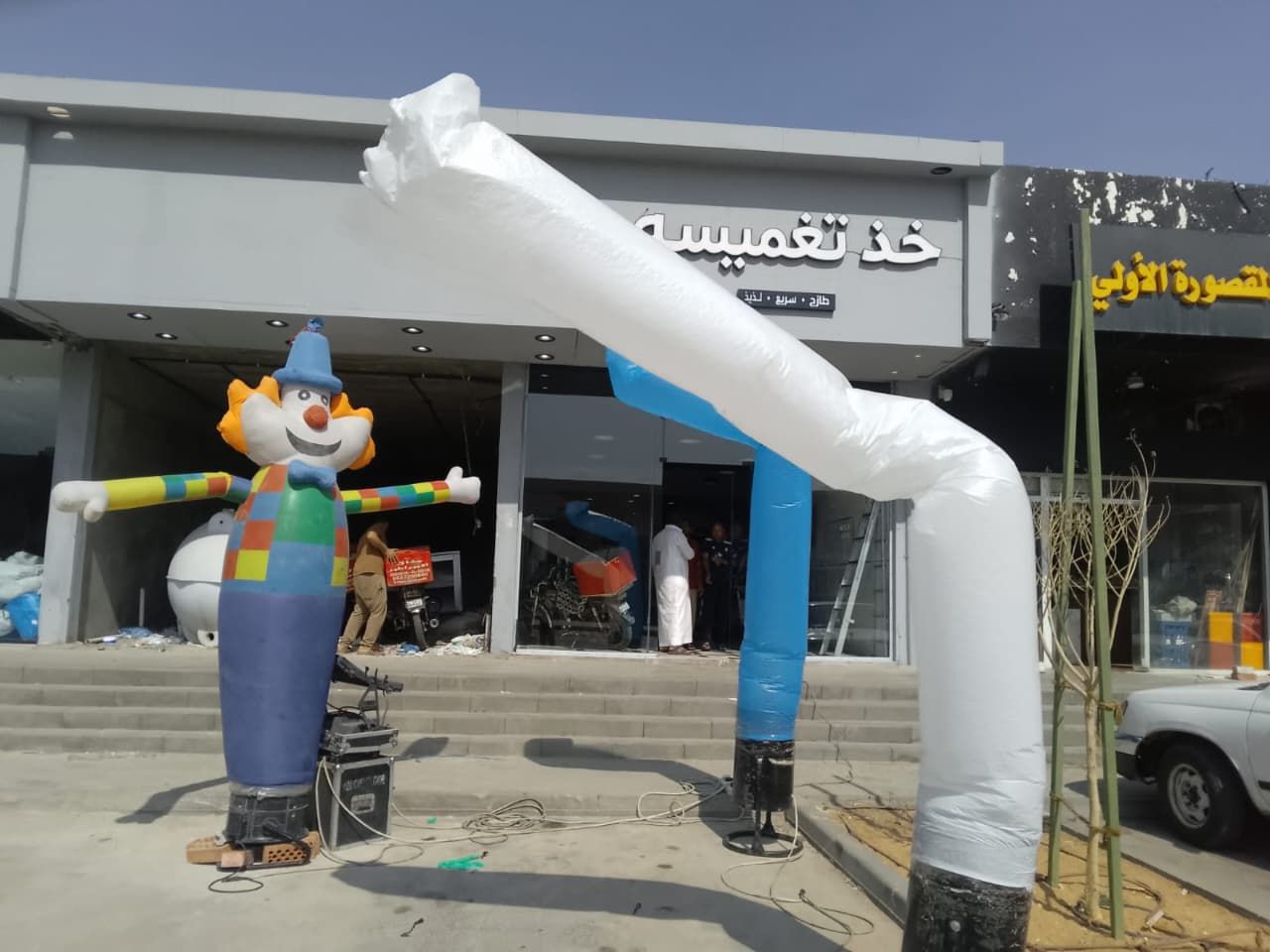 تأجير كشافات اضاءات اضاءه ملونه متحركه ليزر بالونا