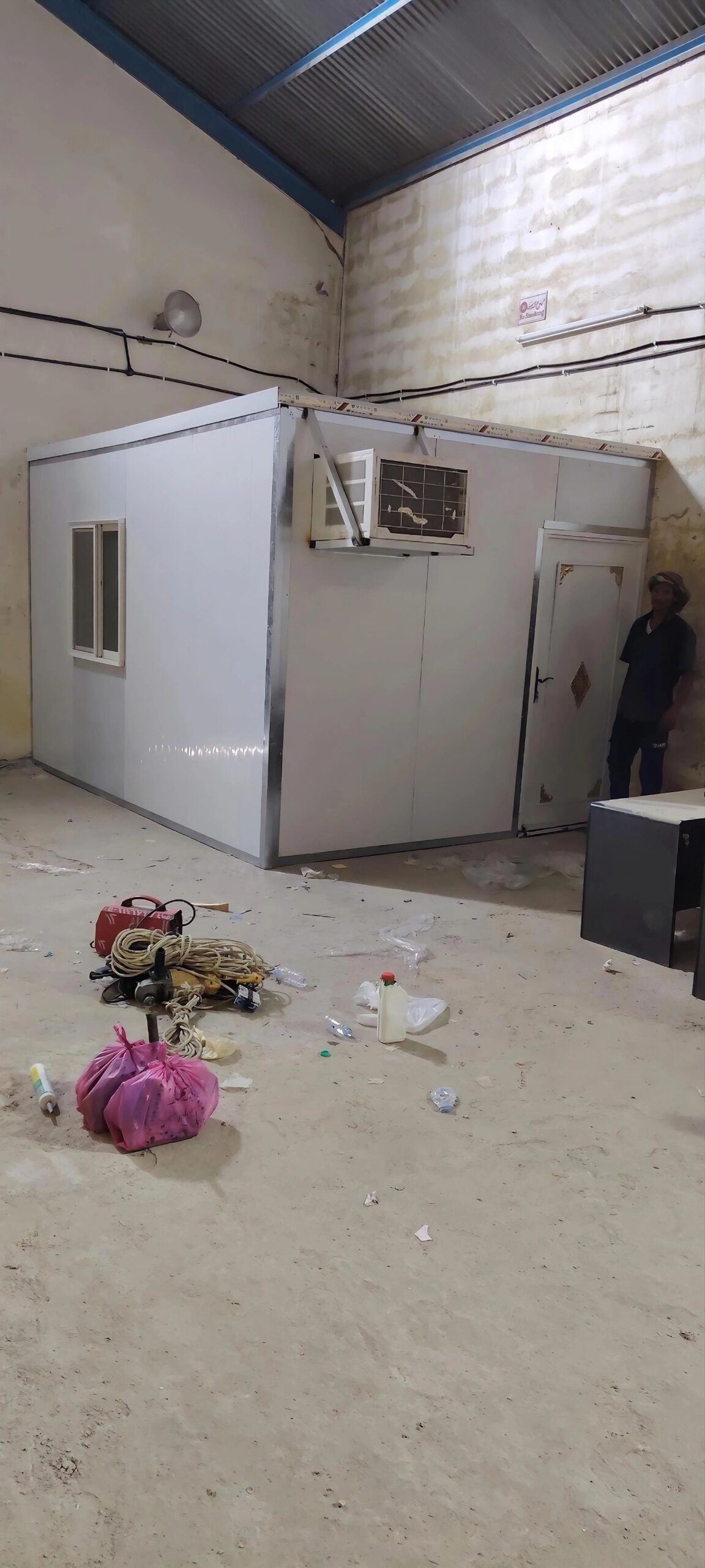 ساندوتش بانل غرف وبناء ملاحق وبناء مجالس مقاول عام