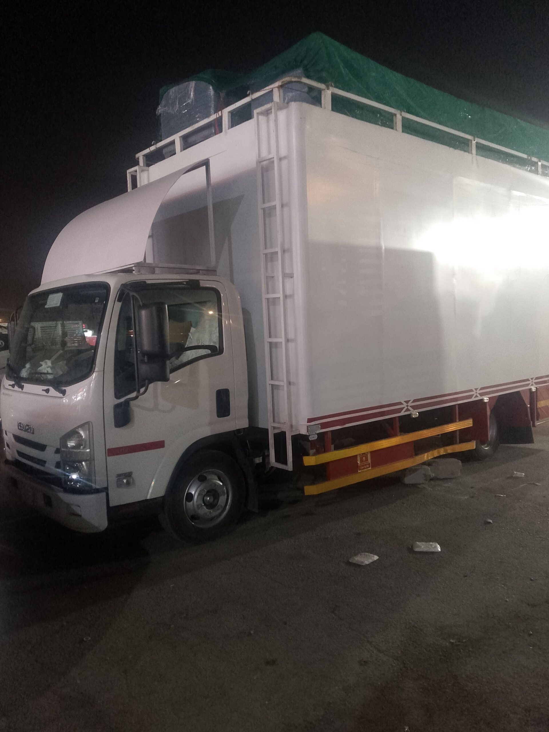 دينا طش الاثاث القديم بالرياض 0537486934